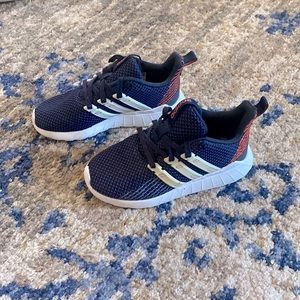 Like new Addidas boys sneakers size 12.5